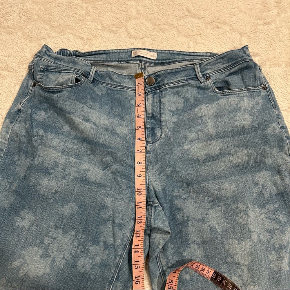 J. Jill Denim - Authentic Fit Slim Ankle Light-wash Jeans Floral Design 18 - Picture 5 of 12